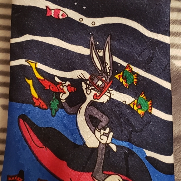 Looney tunes silk tie.great condition - Picture 9 of 9